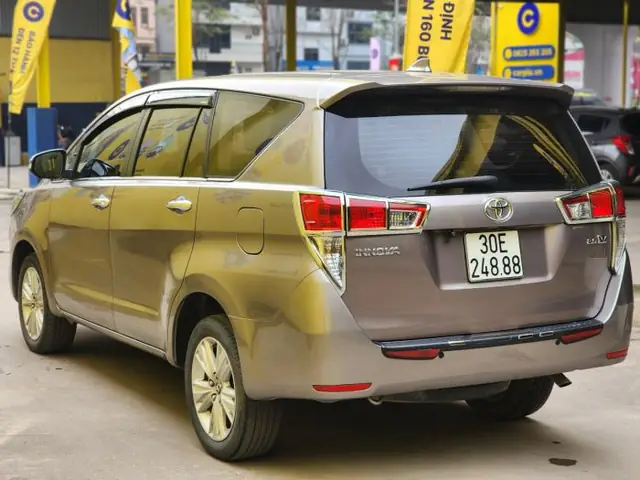 Toyota Innova V 2016
