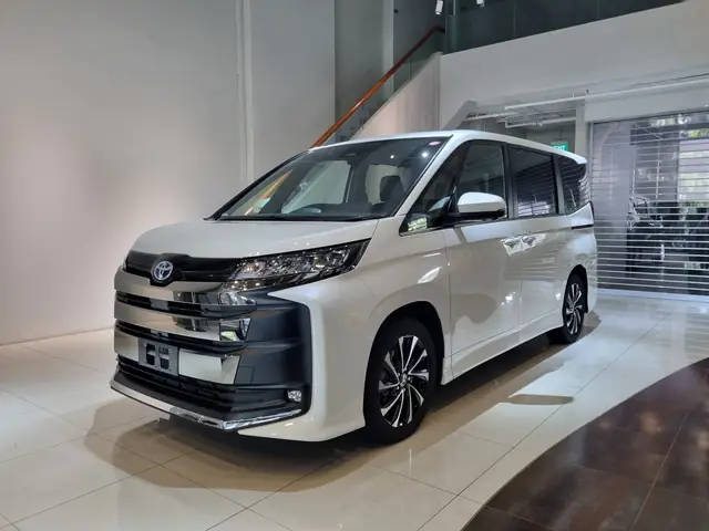 Toyota Noah Hybrid Toyota Noah Hybrid