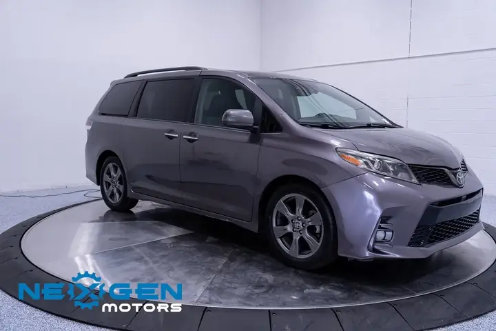 Toyota Sienna Se