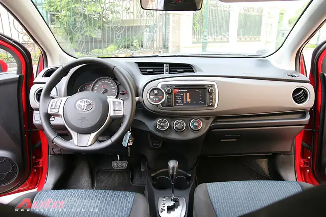 Toyota Yaris 2012 Hatchback