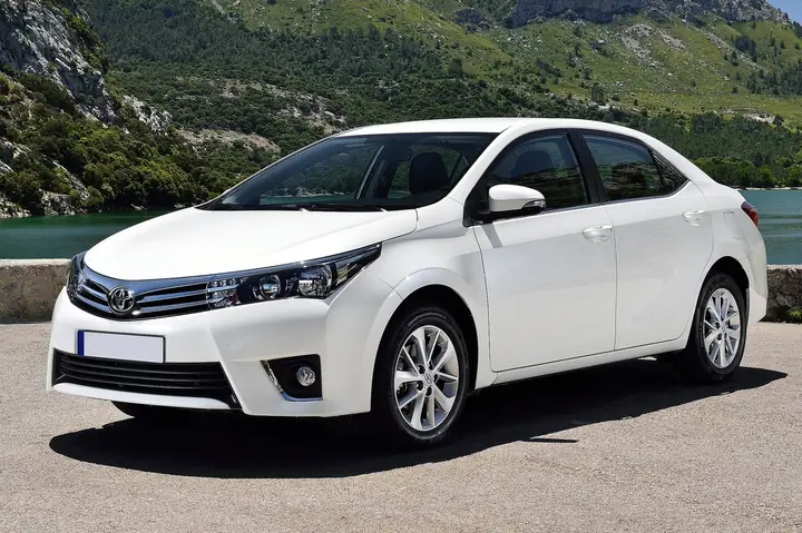 Xe Toyota Altis 2014