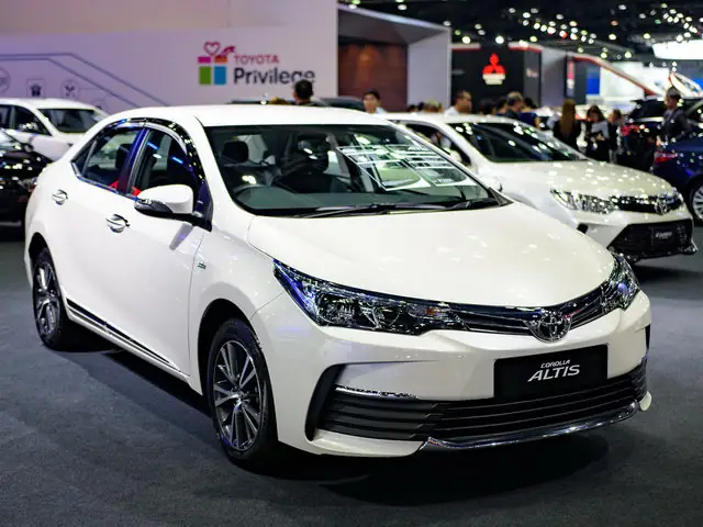 Xe Toyota Altis 2017