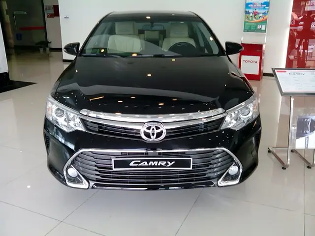 Xe Toyota Camry 2017