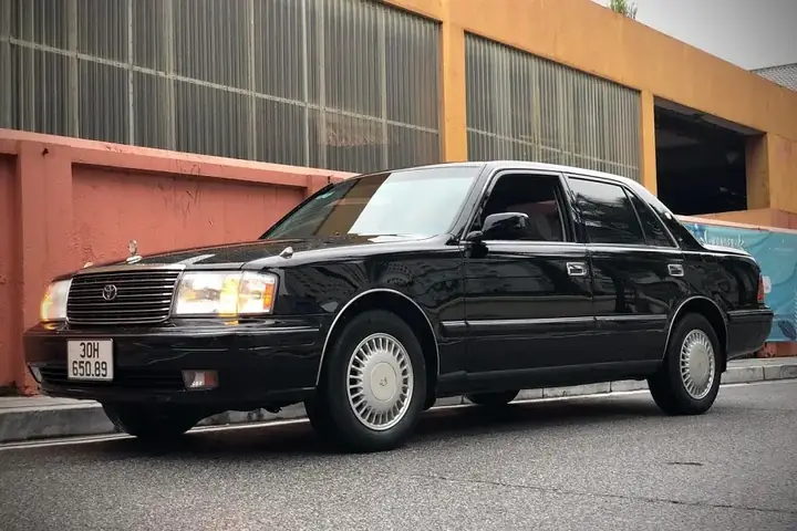 Xe Toyota Crown 1998 Xe Toyota Crown 1998