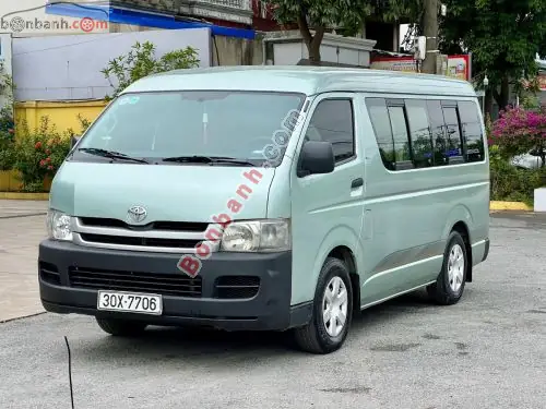 Xe Toyota Hiace 2010