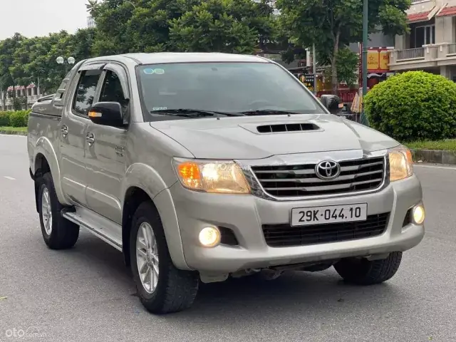 Xe Toyota Hilux 2013