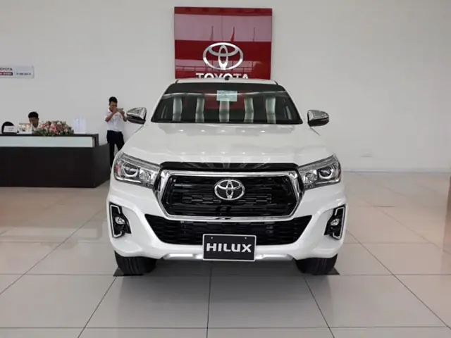 Xe Toyota Hilux 2019