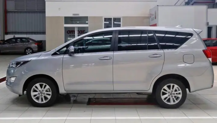 Xe Toyota Innova 2017