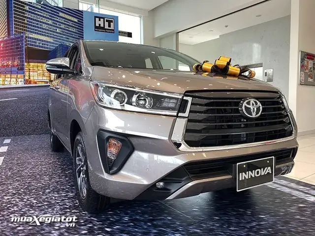 Xe Toyota Innova 2020