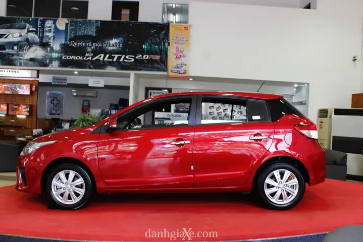 Xe Toyota Yaris 2014